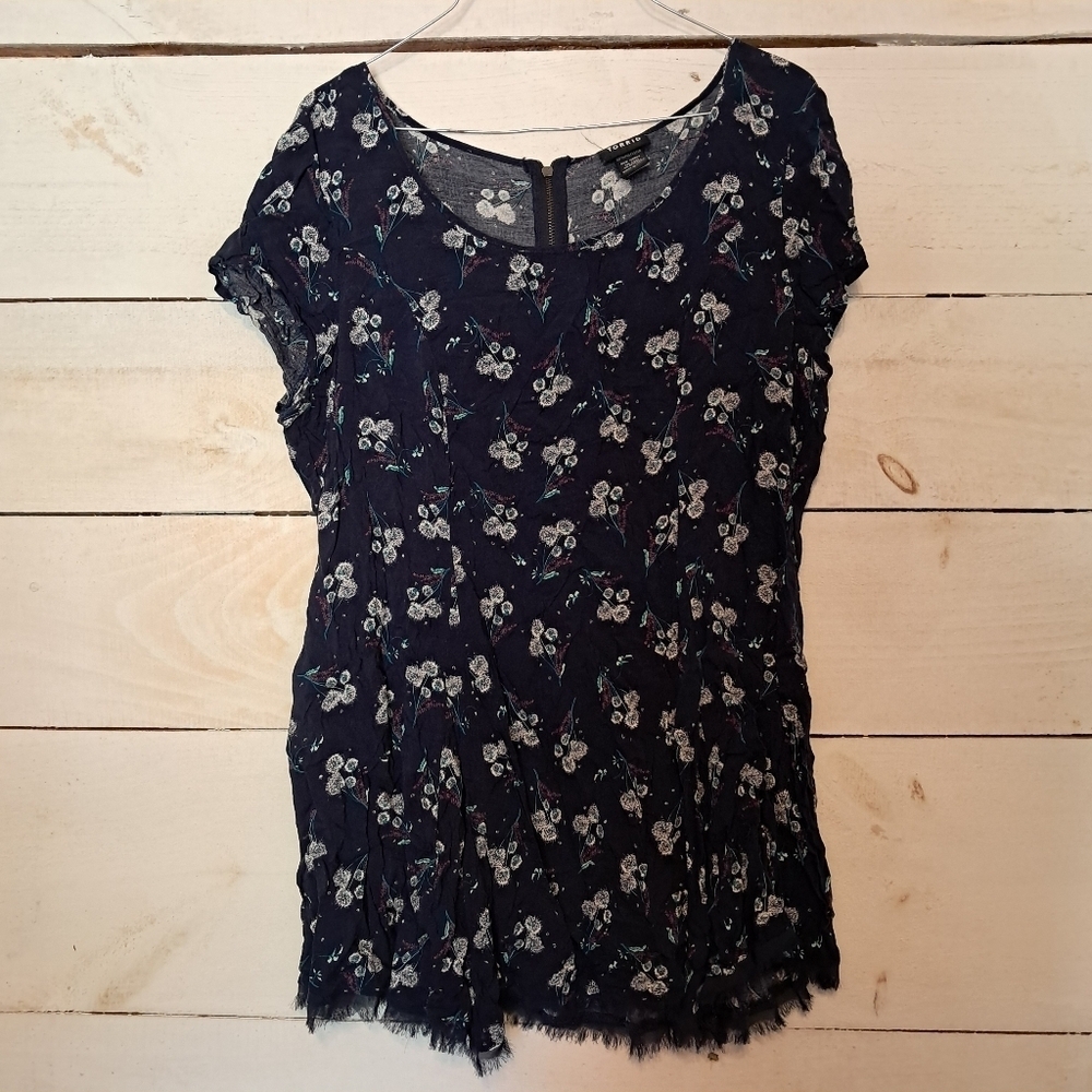 Torrid Women’s Navy Floral Light Rough Hem Top Blouse Size 0
